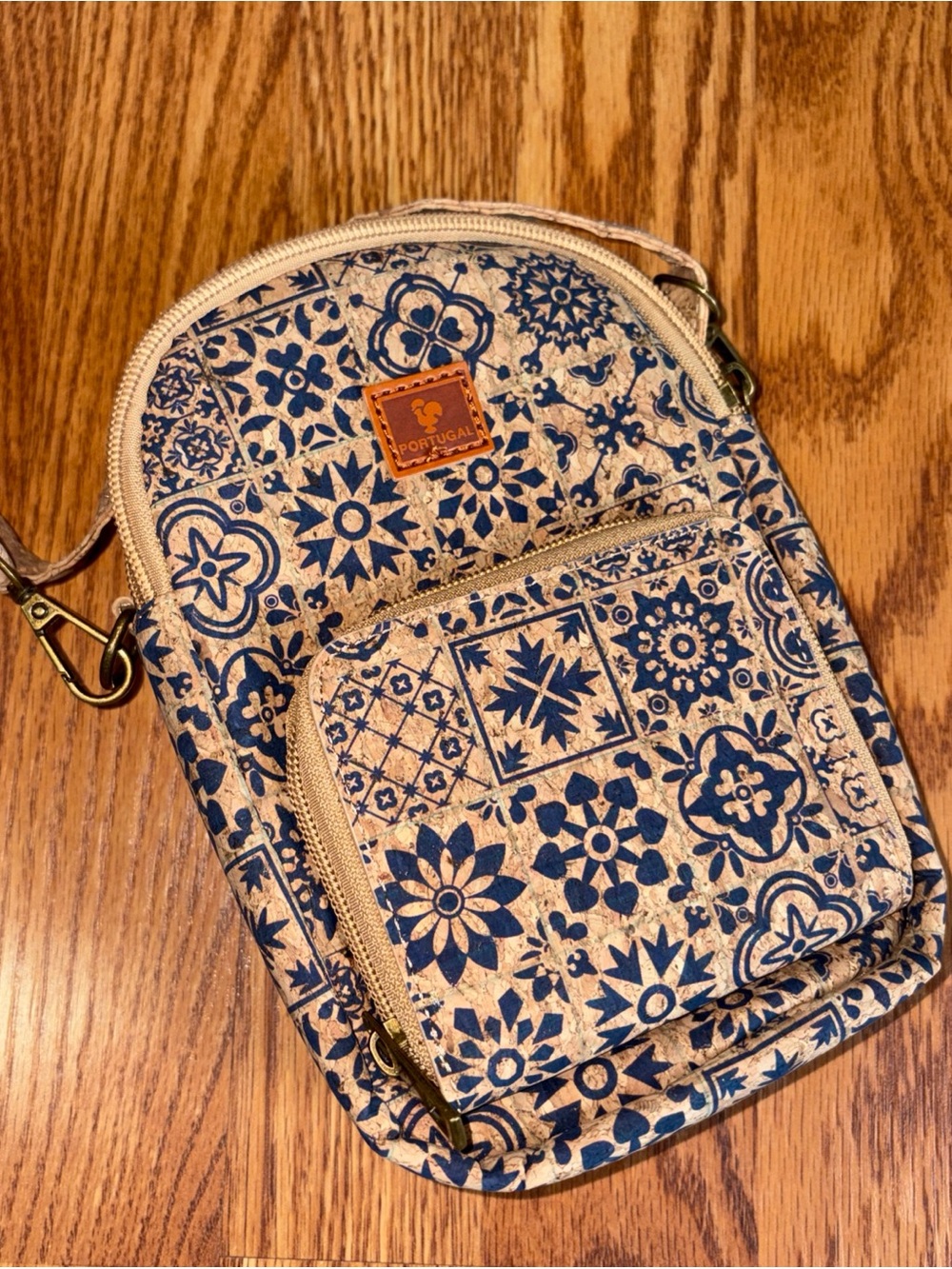 Portuguese Eco-Friendly Natural Cork Blue/White Ceramic Title Design Mini Bag